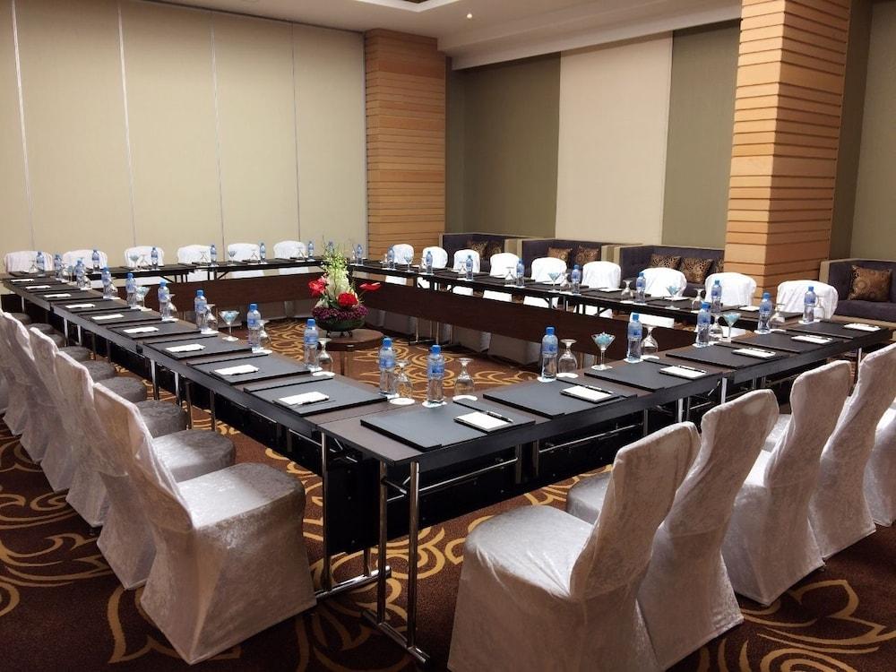 Ramee Rose Hotel Al-Manamah Bagian luar foto